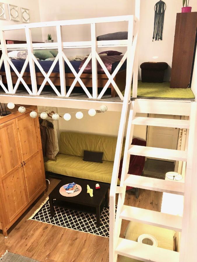 Zen Hostel By Central Market Budapest Luaran gambar