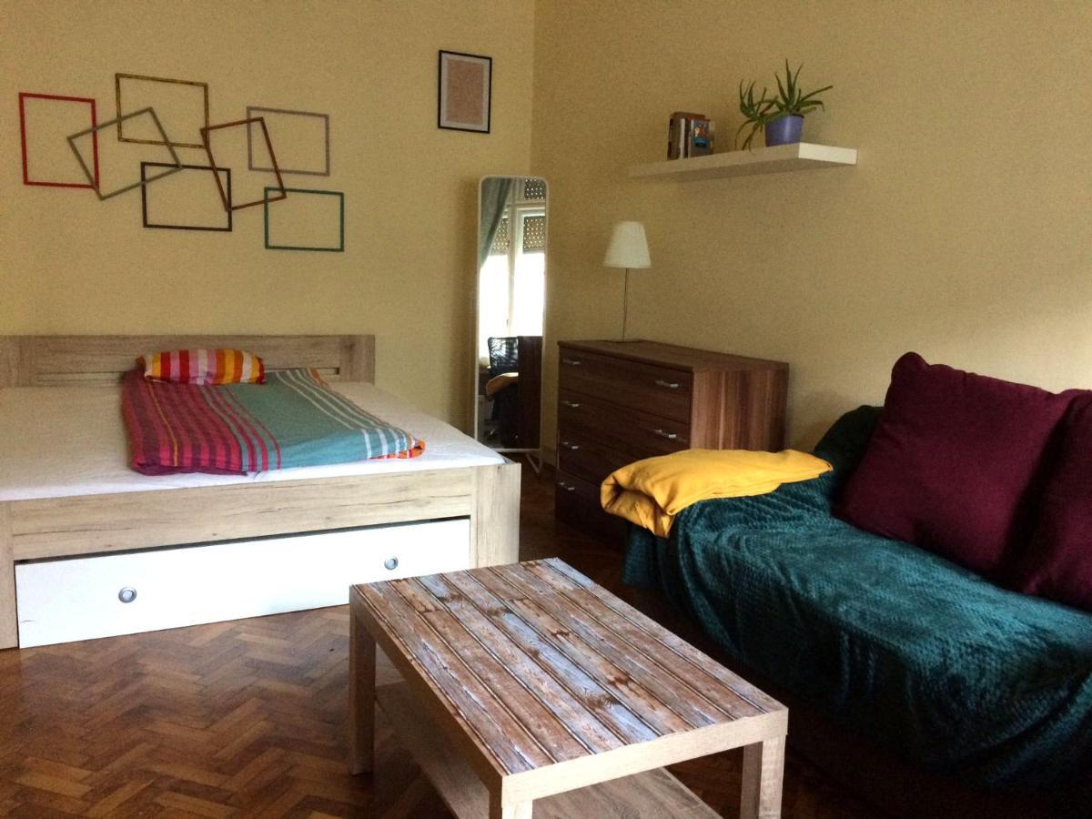 Zen Hostel By Central Market Budapest Luaran gambar