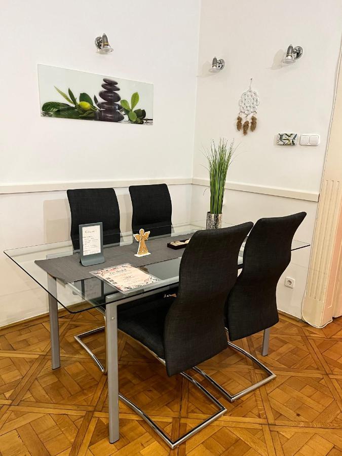 Zen Hostel By Central Market Budapest Luaran gambar