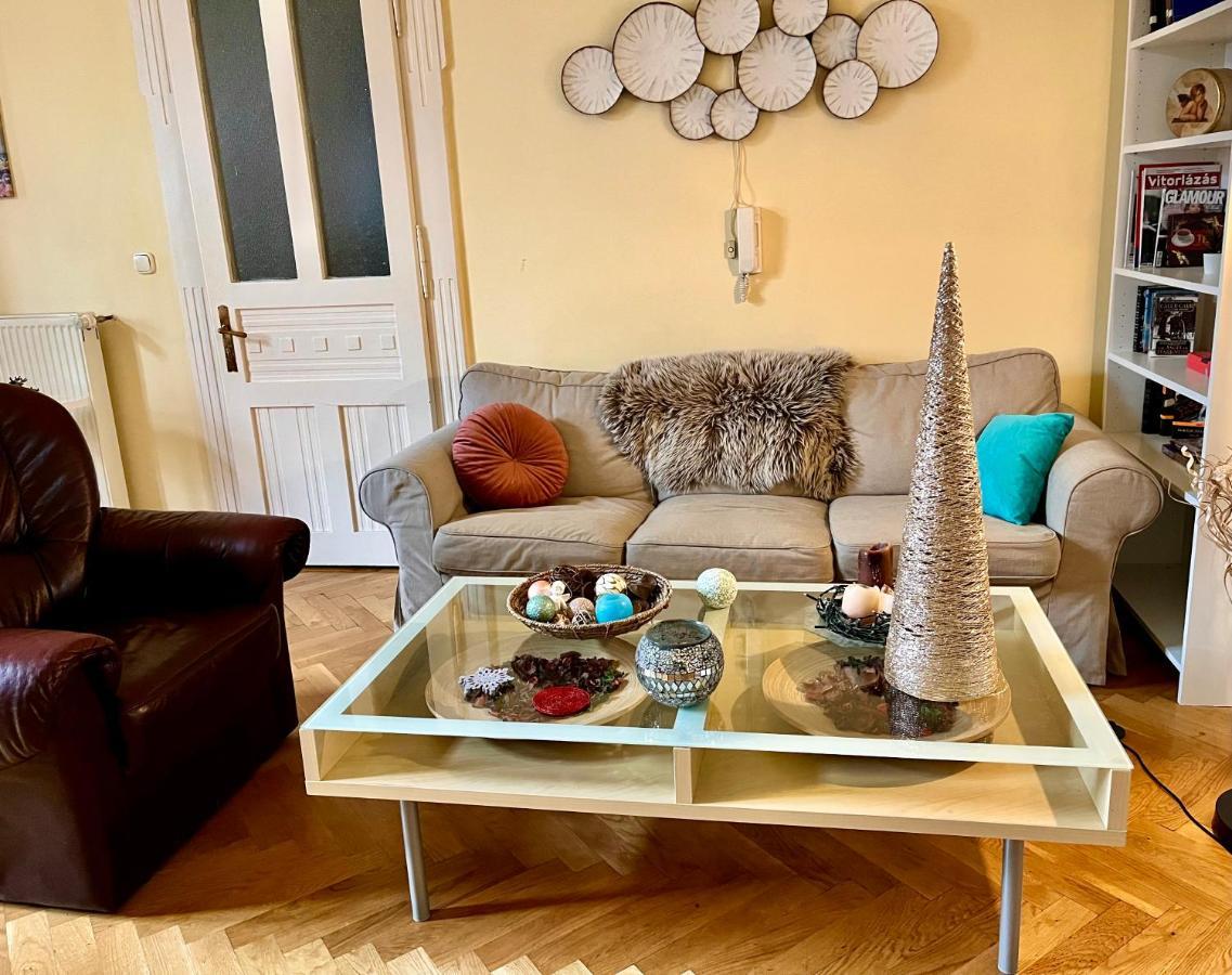 Zen Hostel By Central Market Budapest Luaran gambar