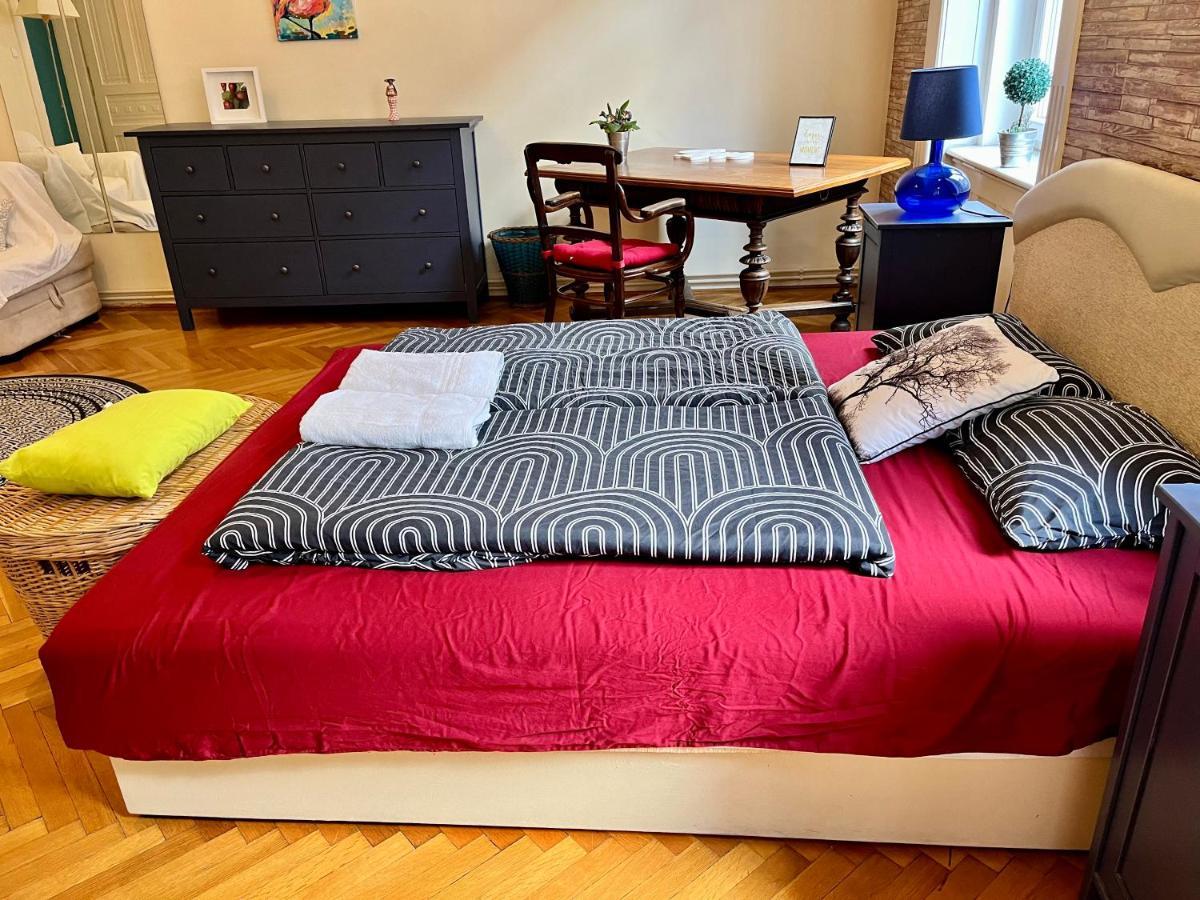 Zen Hostel By Central Market Budapest Luaran gambar